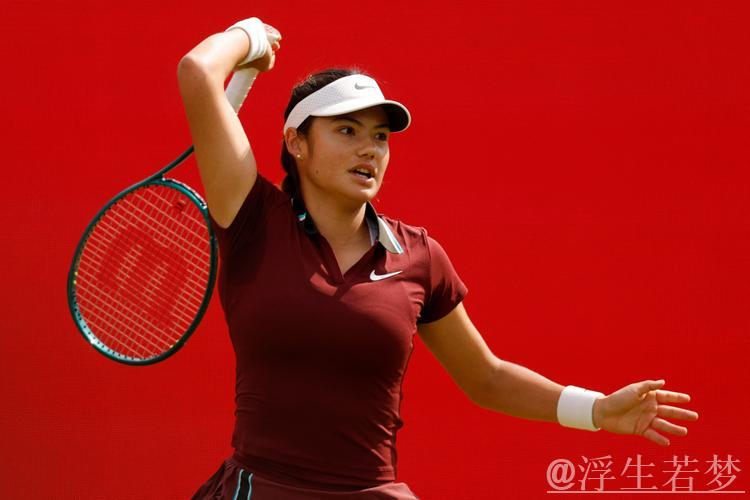 拉杜卡努轻松闯入女王杯第二轮